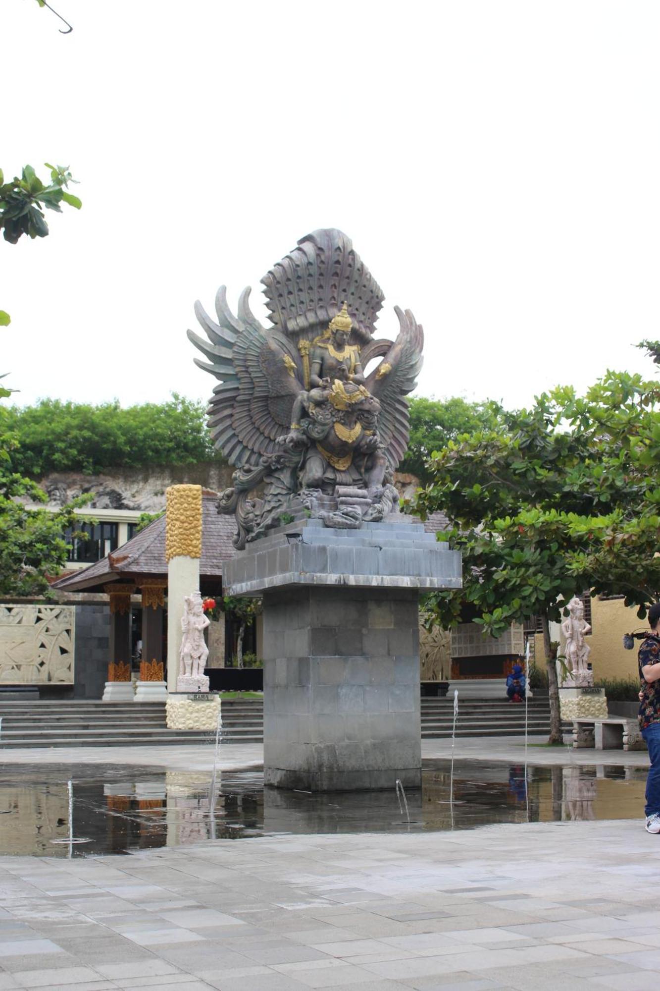 The Kirana Ungasan Villa Jimbaran Exterior foto