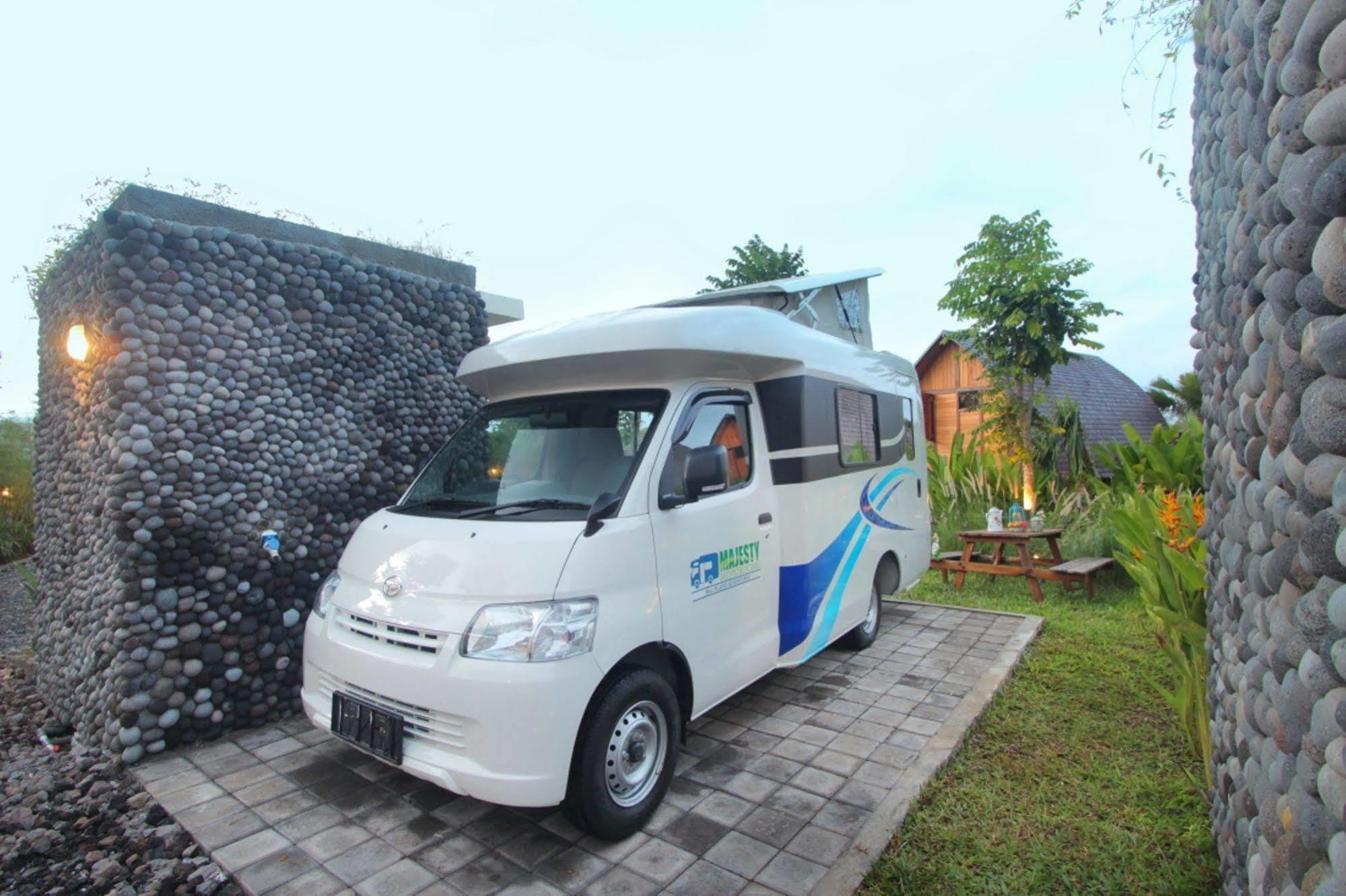 The Kirana Ungasan Villa Jimbaran Exterior foto